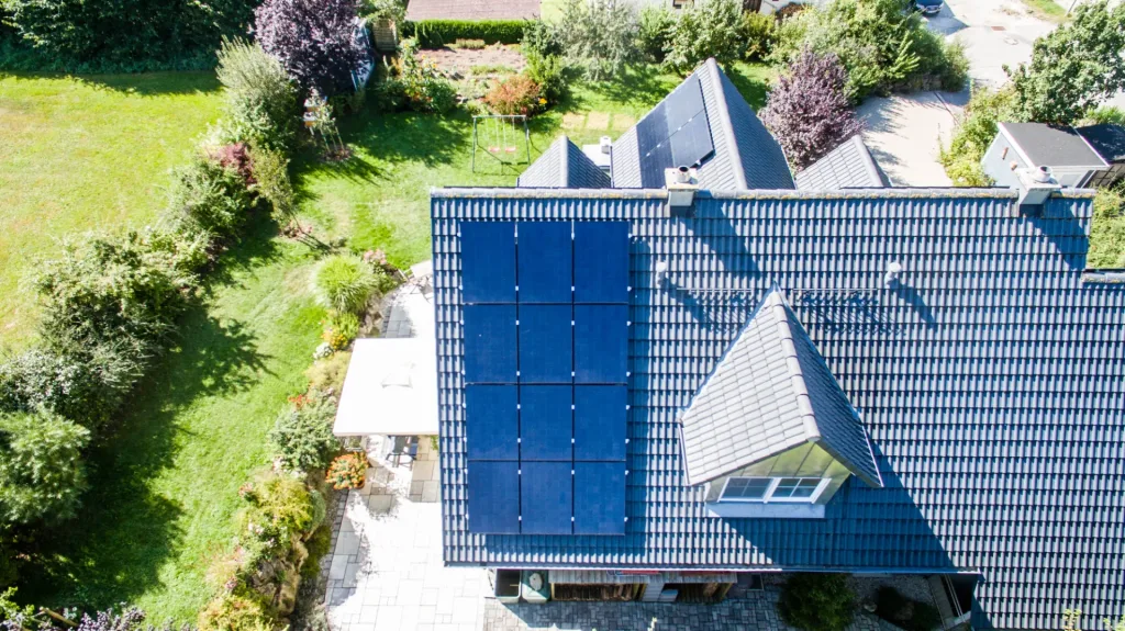 Photovoltaik & Solar in Hollfeld, Gössweinstein und Waischenfeld günstig kaufen – Tesla Speicher und Solardachanlage