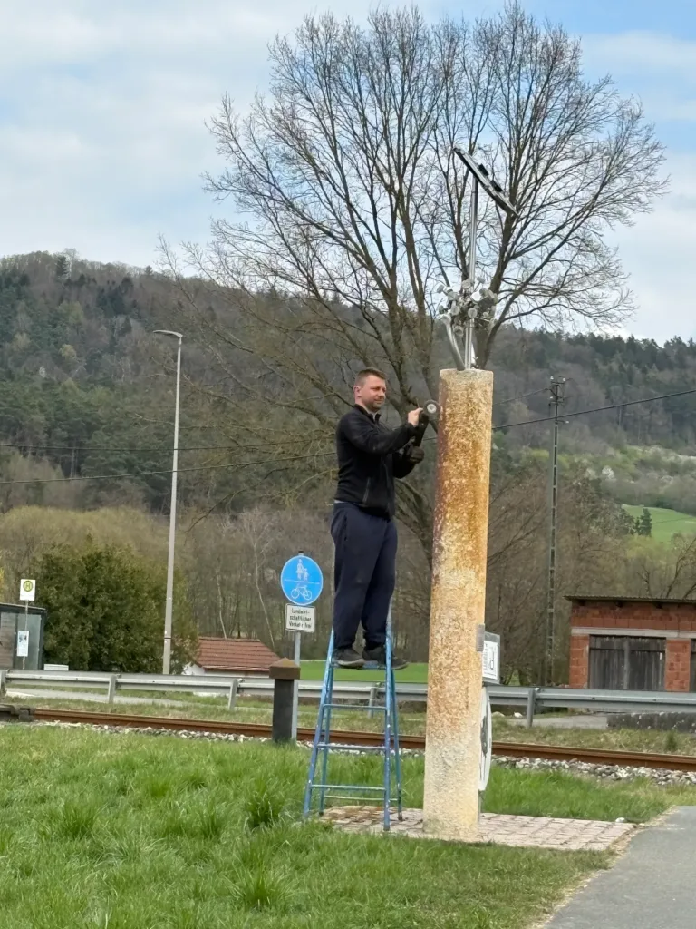 Sonnen & Planetenweg Skulpturen in Igensdorf werden gereinigt – Bild 10