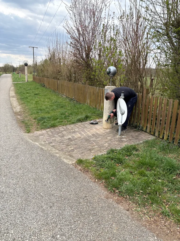 Sonnen & Planetenweg Skulpturen in Igensdorf werden gereinigt – Bild 6