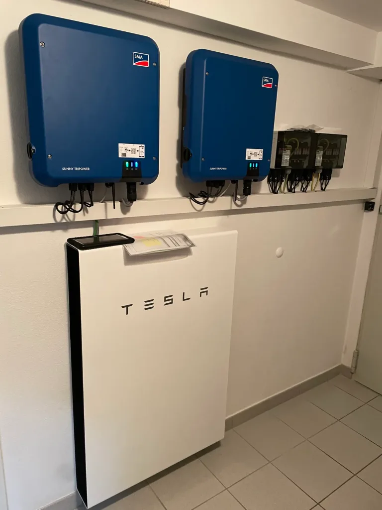 Teslaspeicher Nachrüstung – Speicher montiert