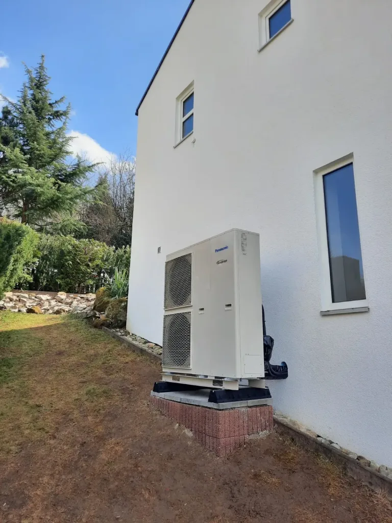 Wärmepumpe für Altdorf Burgthann Lauf Hersbruck – Außengerät Panasonic Luft-Wärmepumpe