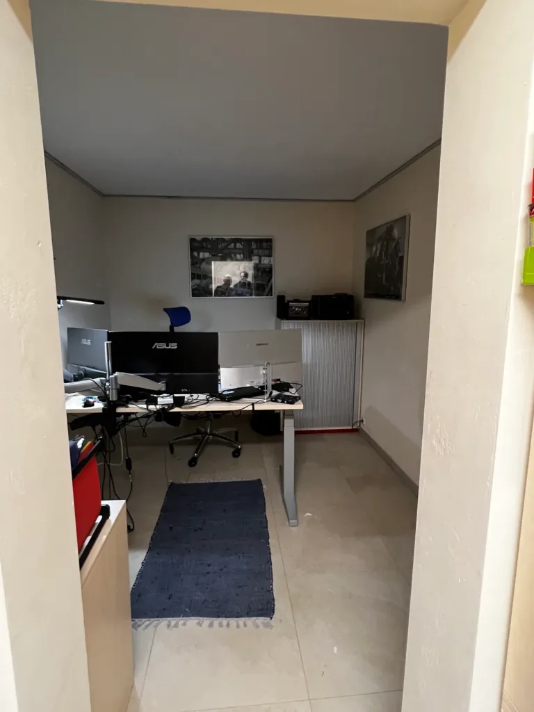 Wärmepumpe für den Altbau und Bestandsgebäude – Ein alter Öltankraum bietet nun Platz für ein Büro